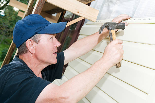 How To Choose The Right Materials for Your Siding Installation in 'Commercial Point, OH